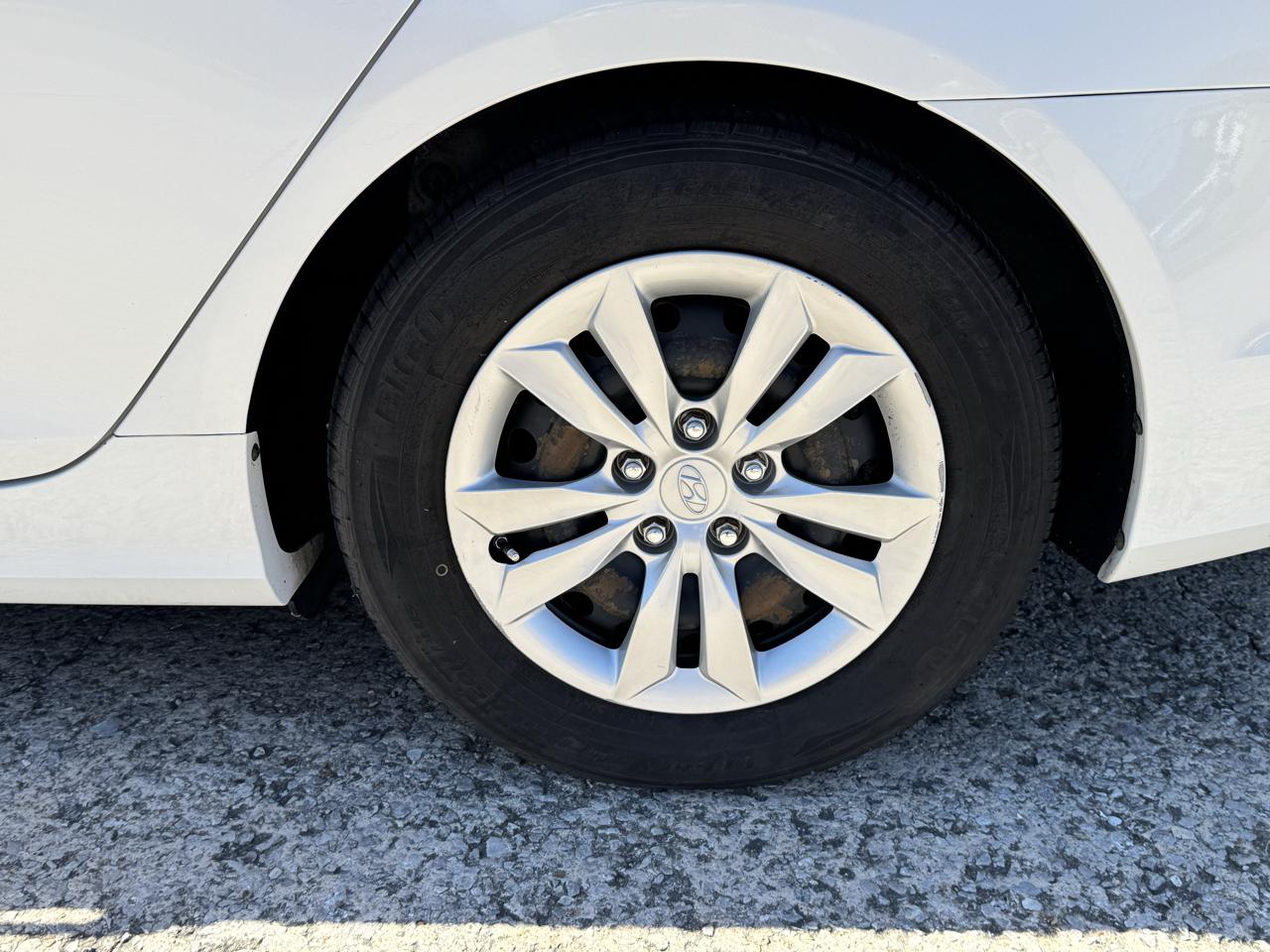 Hyundai Sonata photo 18