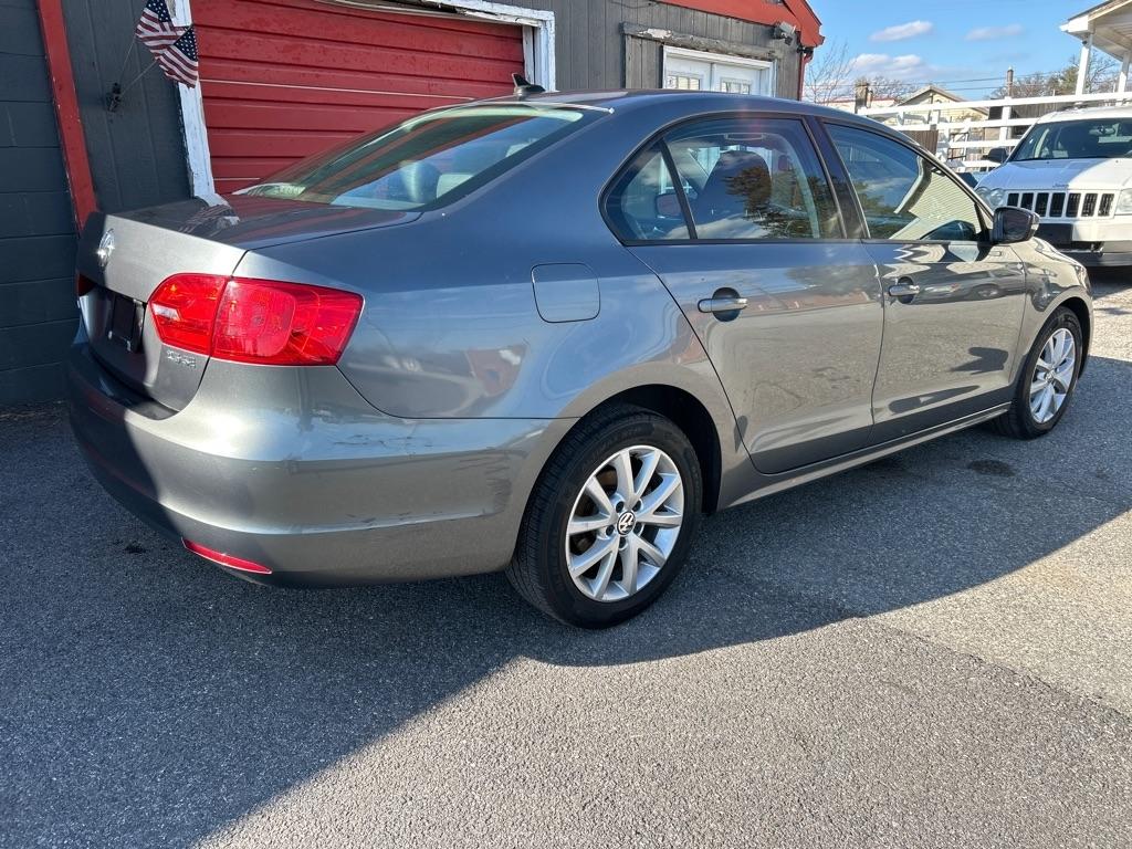 Volkswagen Jetta  2012