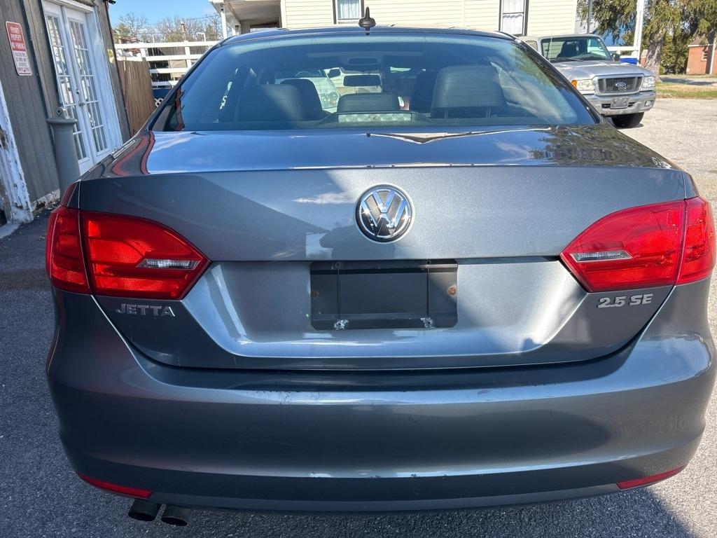 Volkswagen Jetta  2012