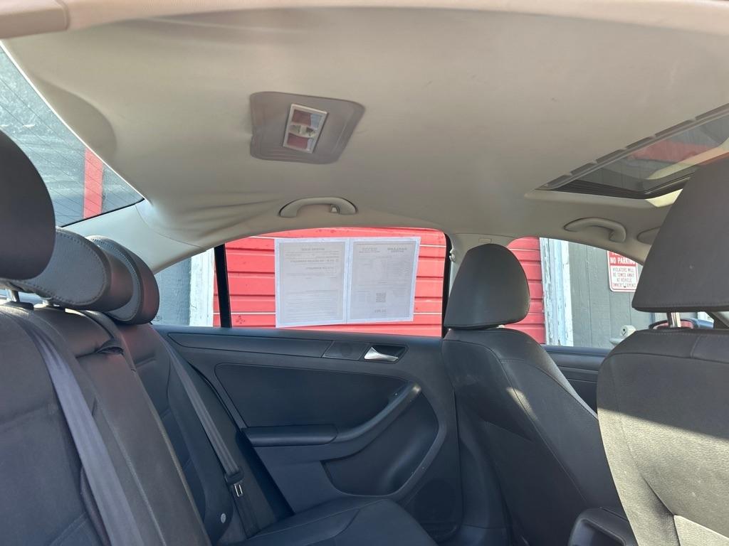 Volkswagen Jetta  2012