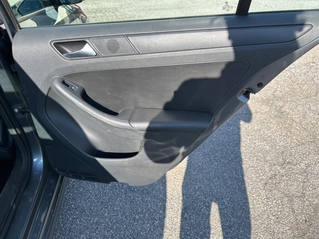 Volkswagen Jetta  2012