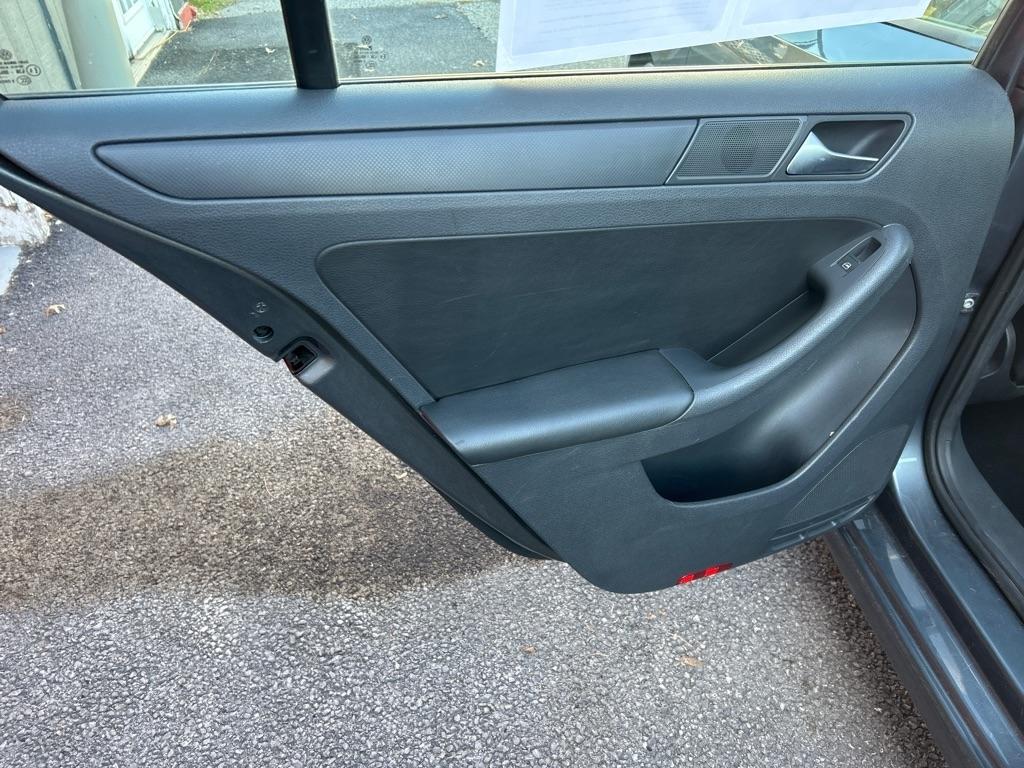 Volkswagen Jetta  2012