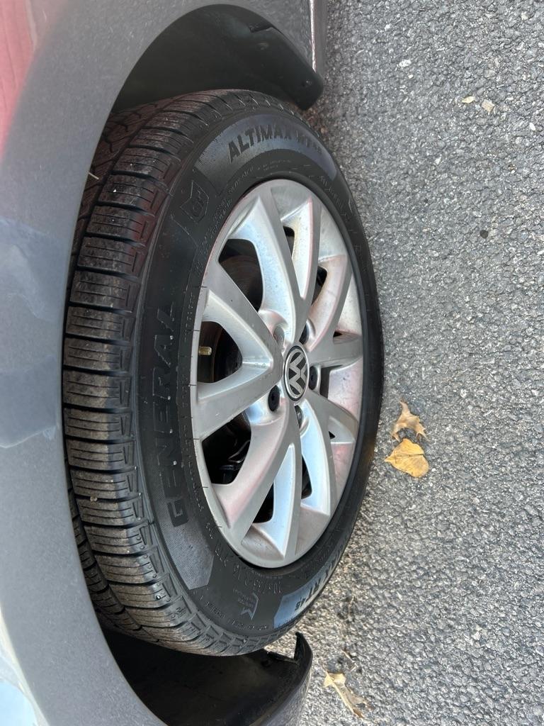 Volkswagen Jetta  2012