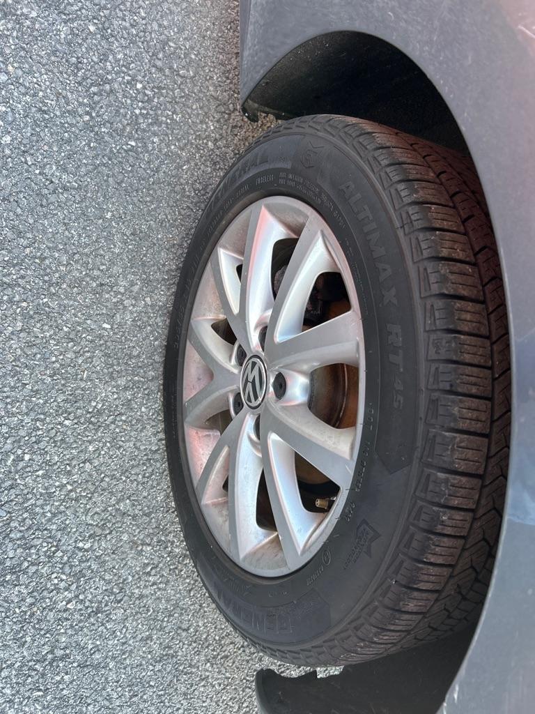 Volkswagen Jetta  2012