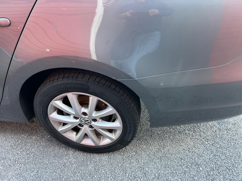 Volkswagen Jetta  2012