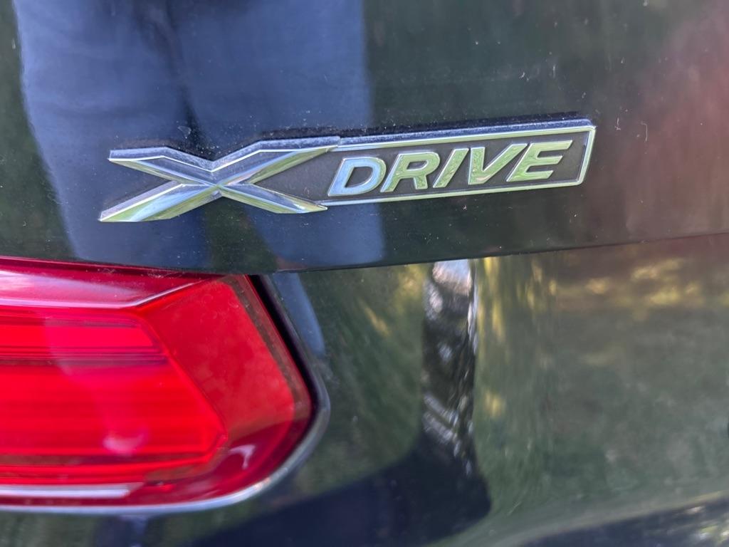 BMW 3-Series  2018