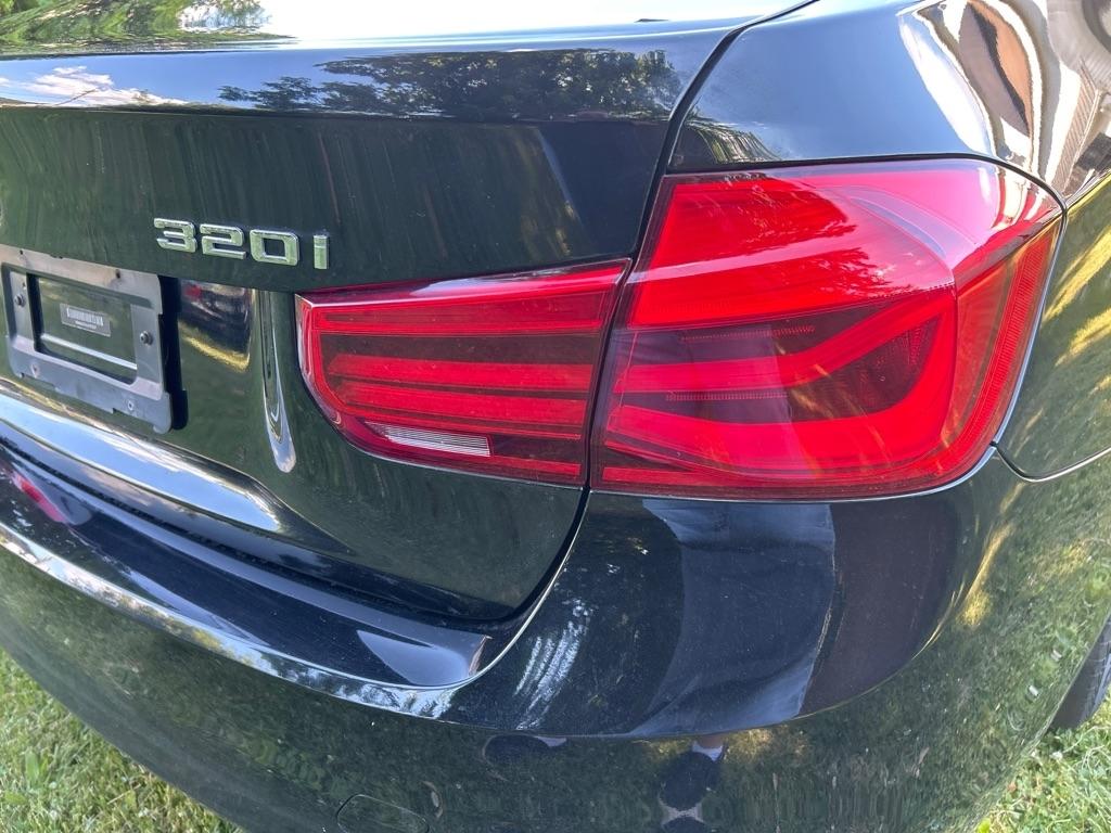 BMW 3-Series  2018