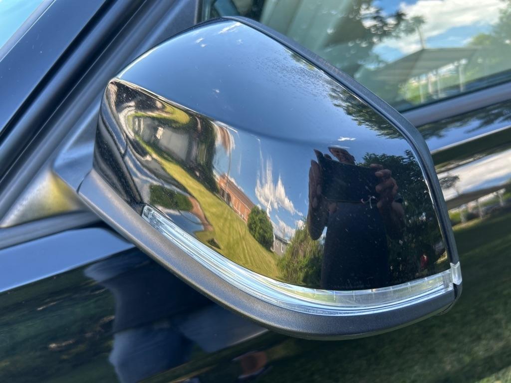 BMW 3-Series  2018