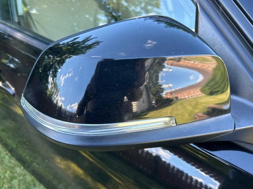 BMW 3-Series  2018