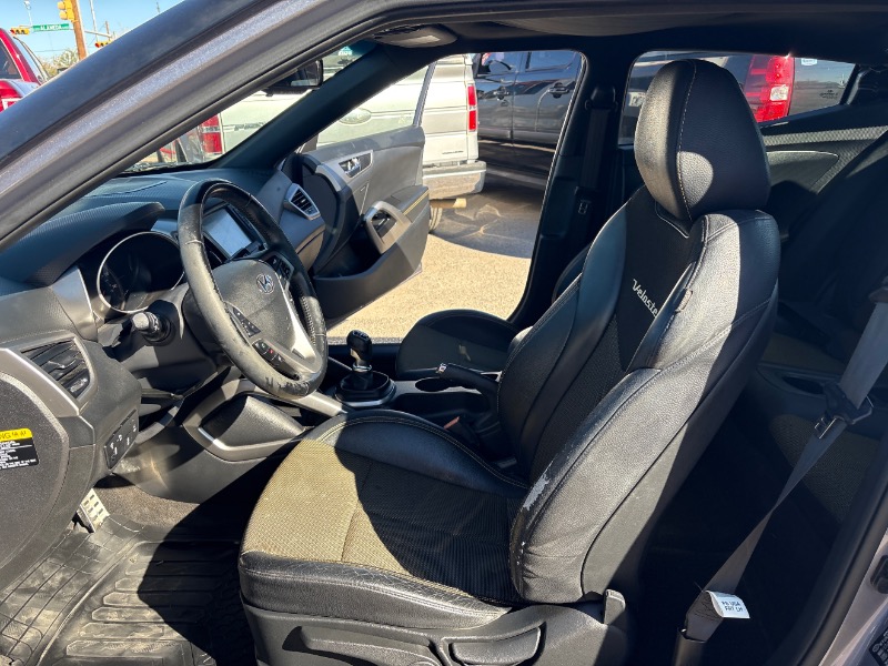 Hyundai Veloster Base 6MT 2016 Hyundai Veloster Base 6MT 2016