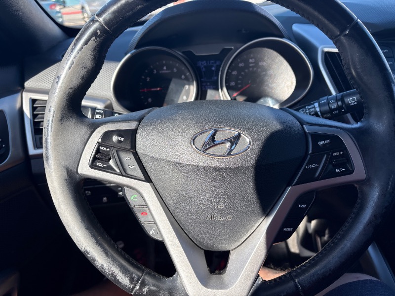 Hyundai Veloster Base 6MT 2016 Hyundai Veloster Base 6MT 2016