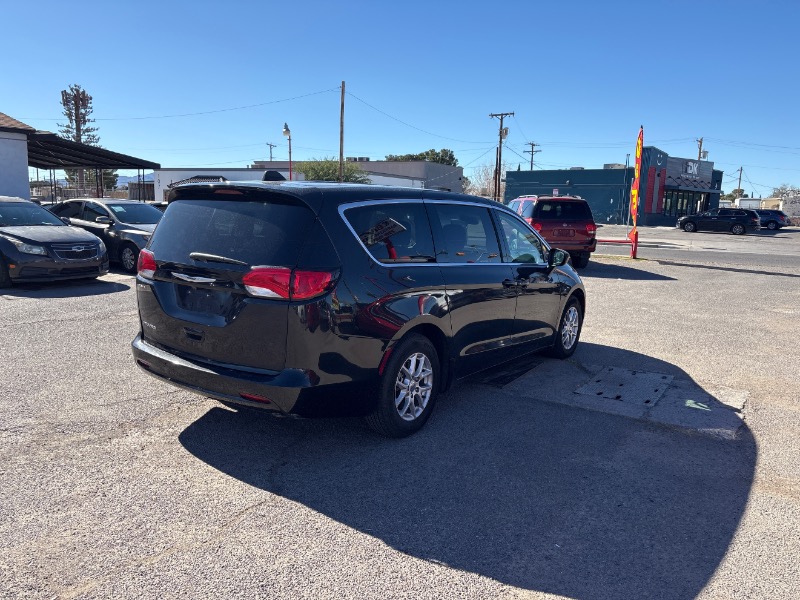 2023 Chrysler Voyager LX photo 2