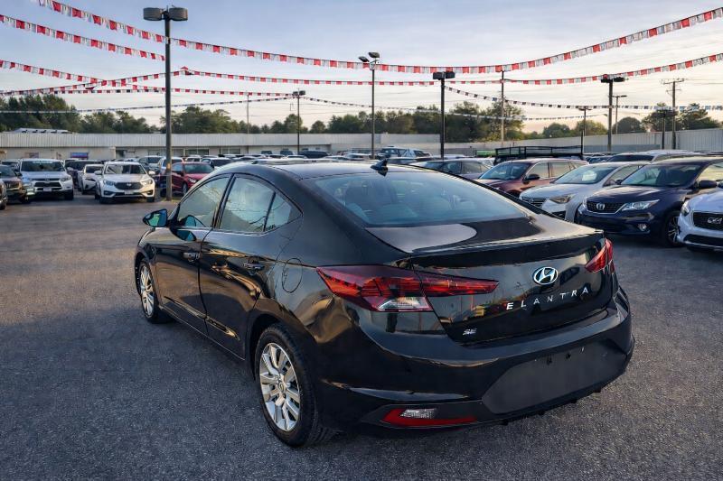 Hyundai Elantra SE 6M 2020