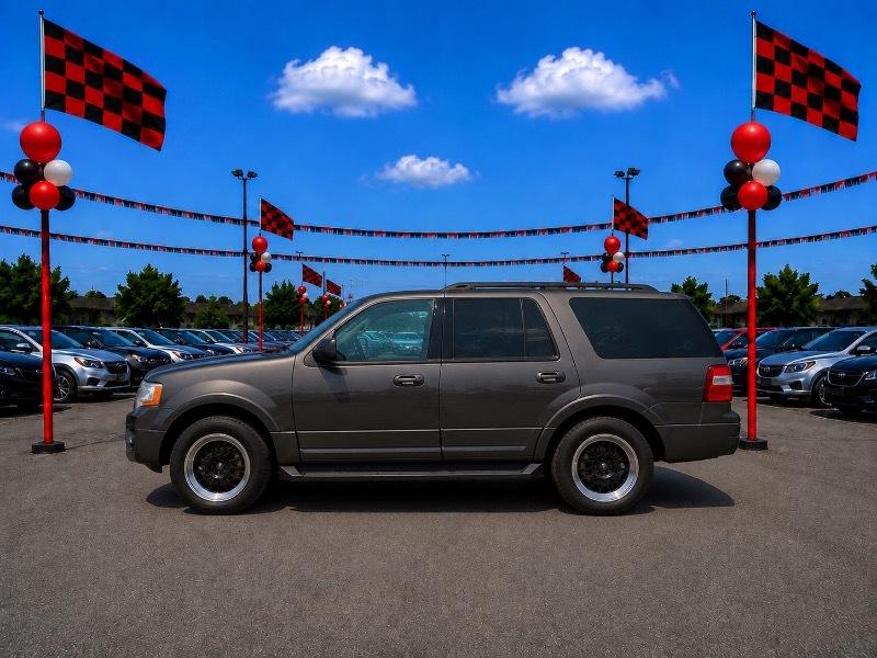Ford Expedition XLT 2WD 2017