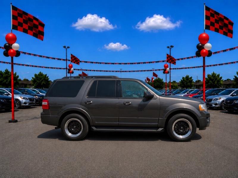 Ford Expedition XLT 2WD 2017