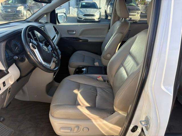 Toyota Sienna XLE FWD 8-Passenger V6 2016
