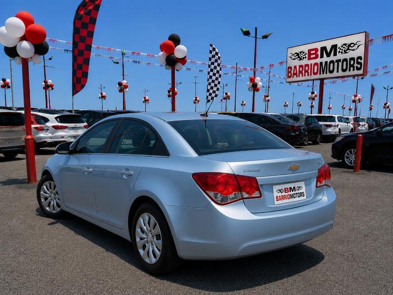 Chevrolet Cruze 1LT 2011