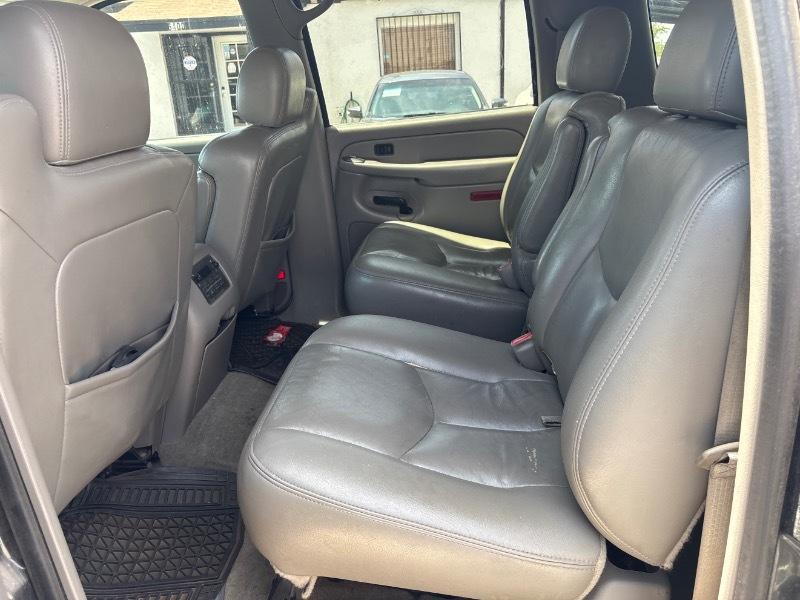 Chevrolet Suburban 1500 4WD 2005