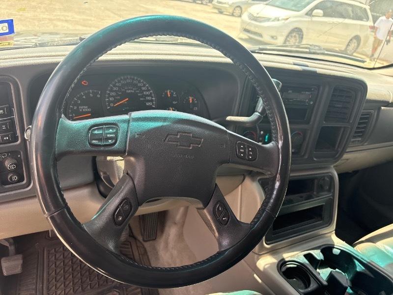 Chevrolet Suburban 1500 4WD 2005