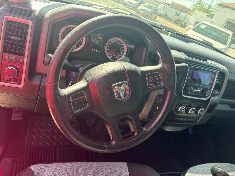 RAM 1500 Tradesman Crew Cab SWB 4WD 2015