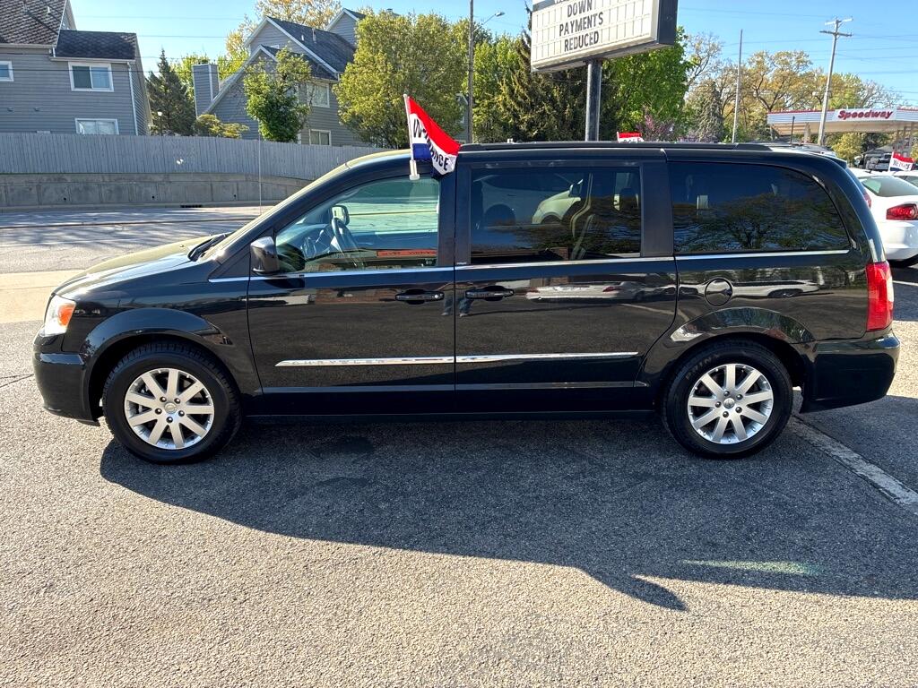 Image 8 of 2014 Chrysler Town & Country TOURING