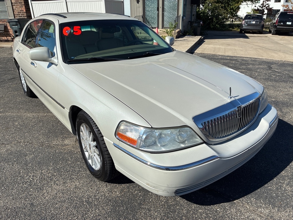 2005 Lincoln Town Car Signature