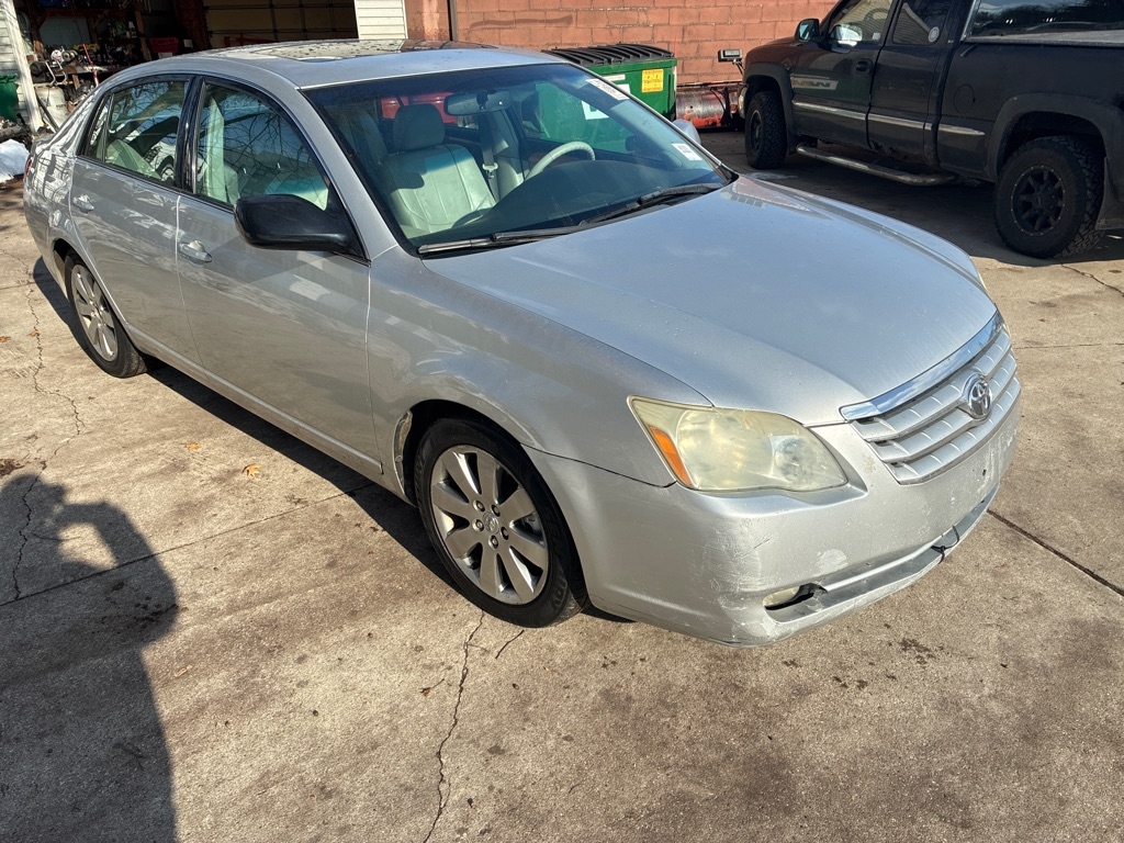 2006 Toyota Avalon XL's photo