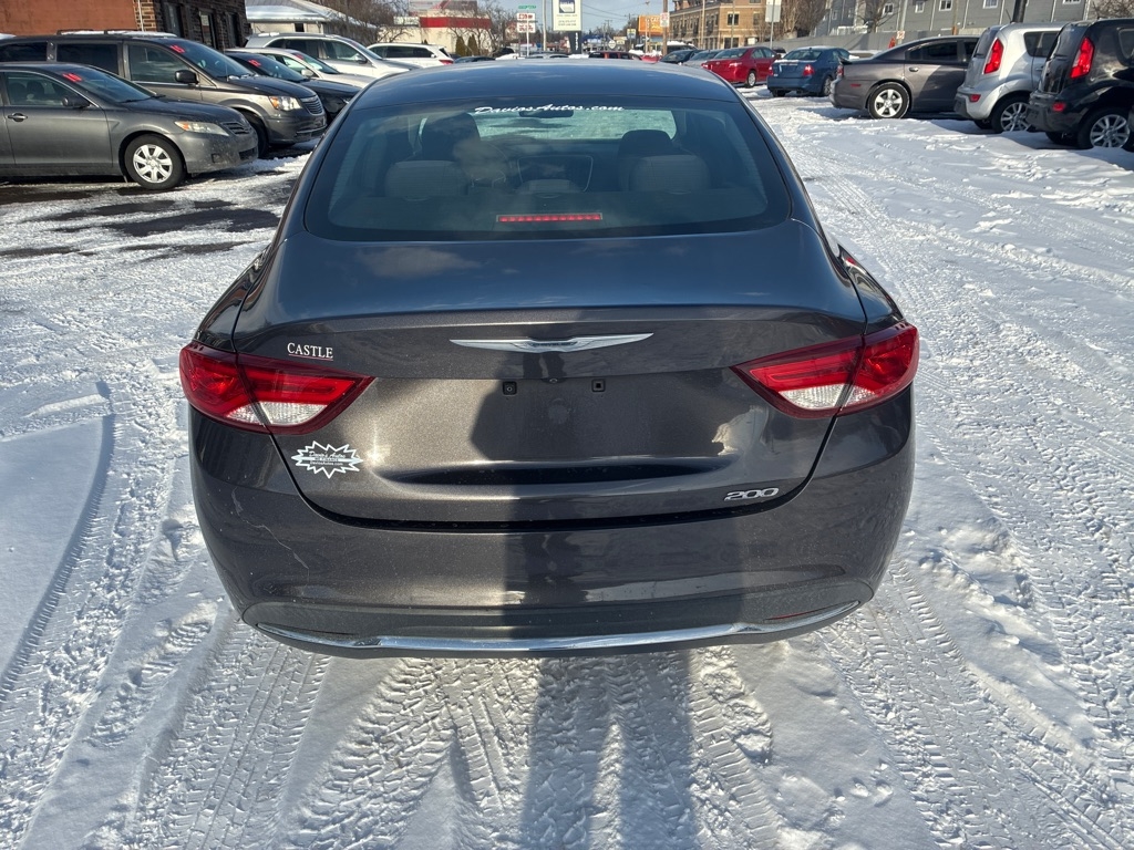 Chrysler 200  2015