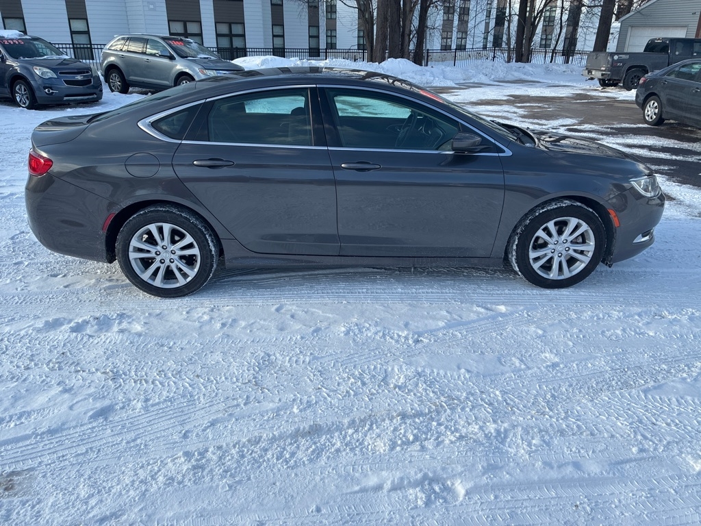 Chrysler 200  2015