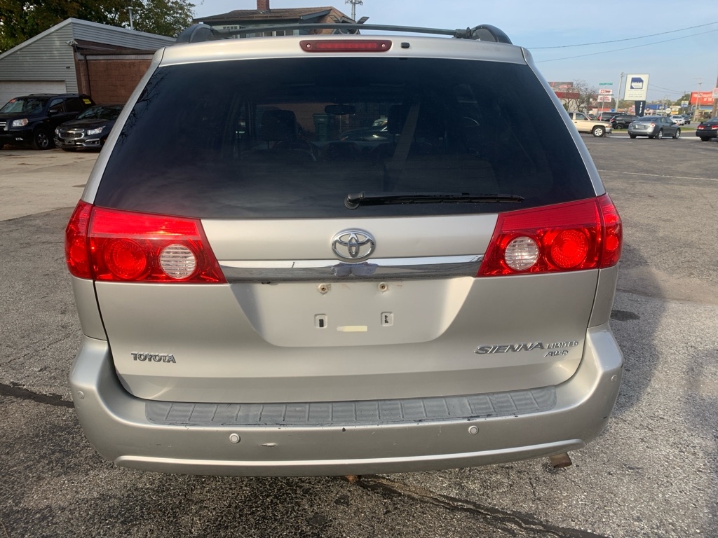 Toyota Sienna  2006