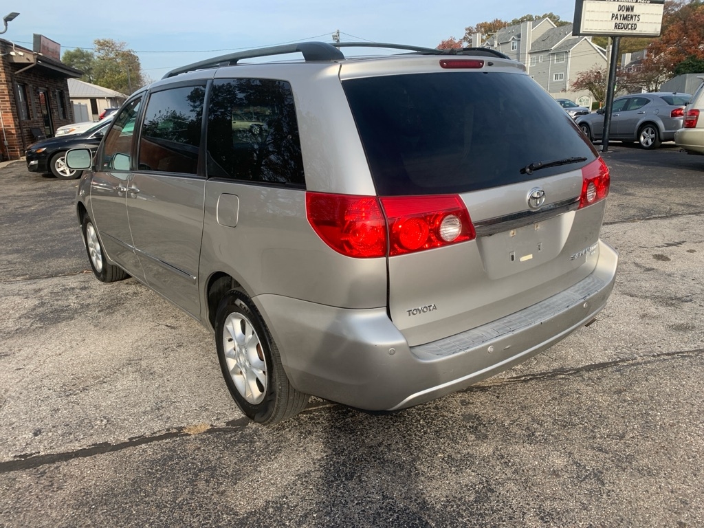 Toyota Sienna  2006