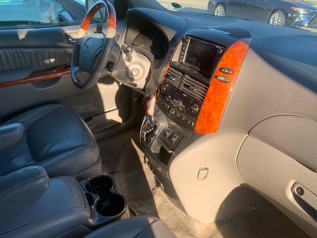 Toyota Sienna  2006