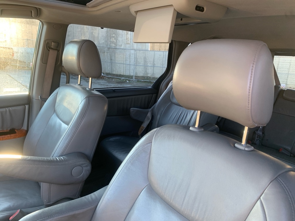 Toyota Sienna  2006
