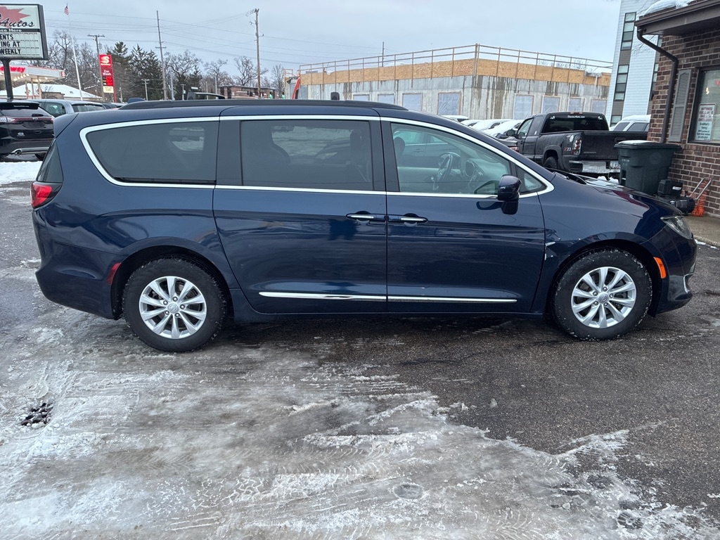 Chrysler Pacifica  2017