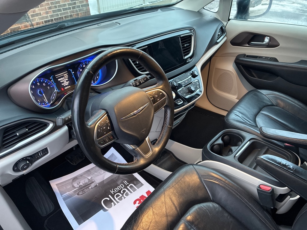 Chrysler Pacifica  2017