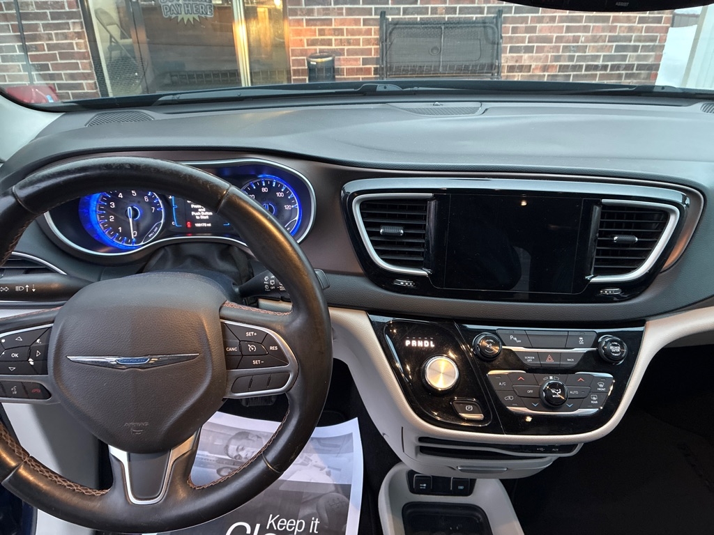 Chrysler Pacifica  2017