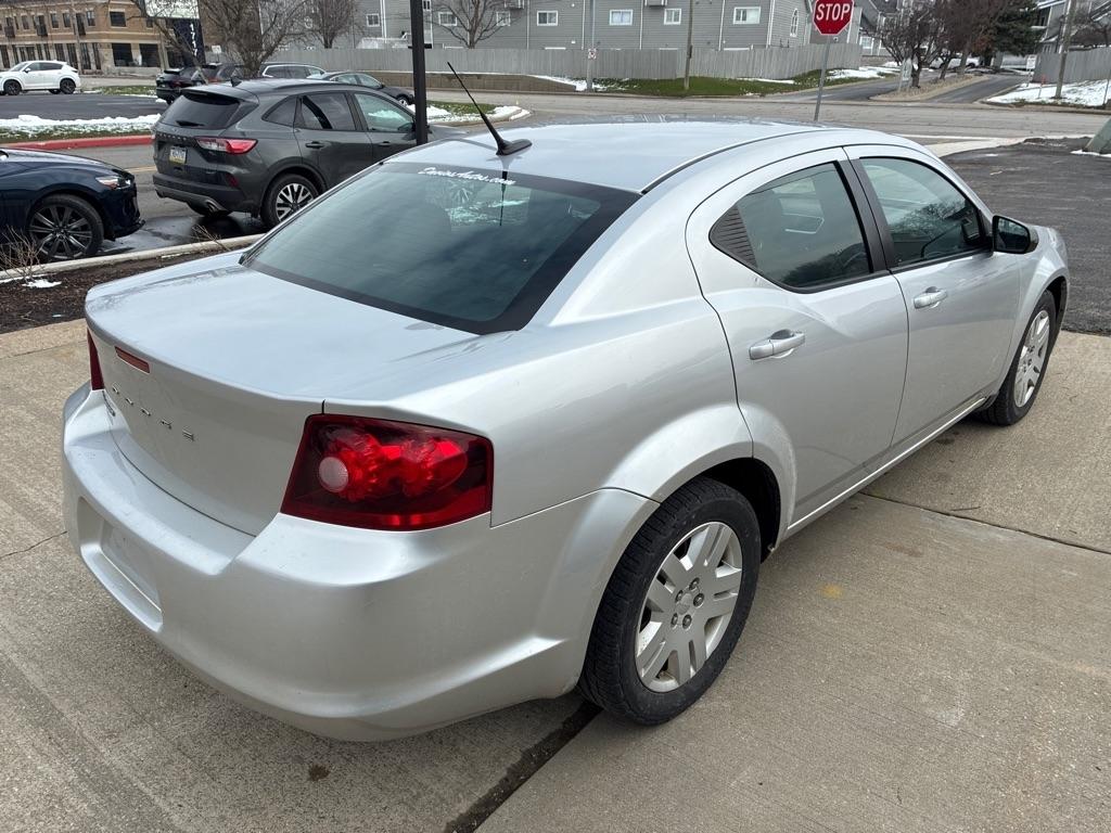 Dodge Avenger  2011