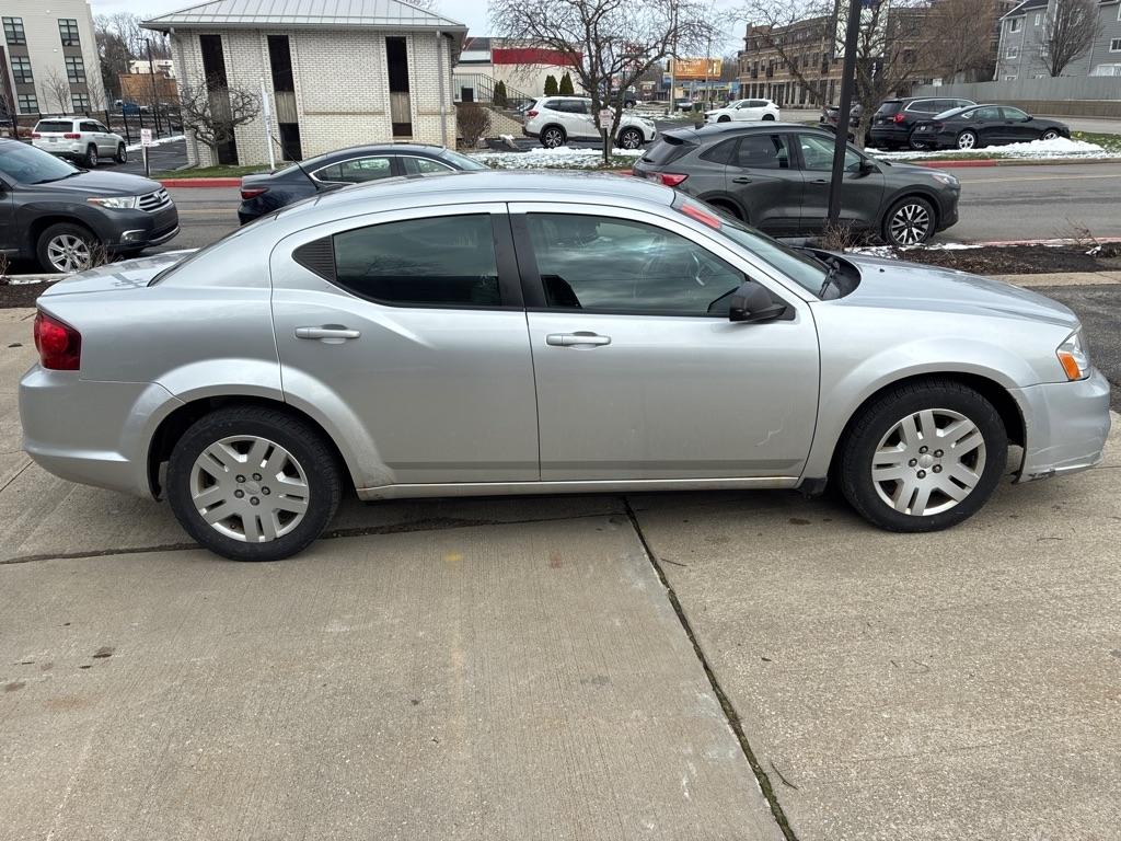 Dodge Avenger  2011