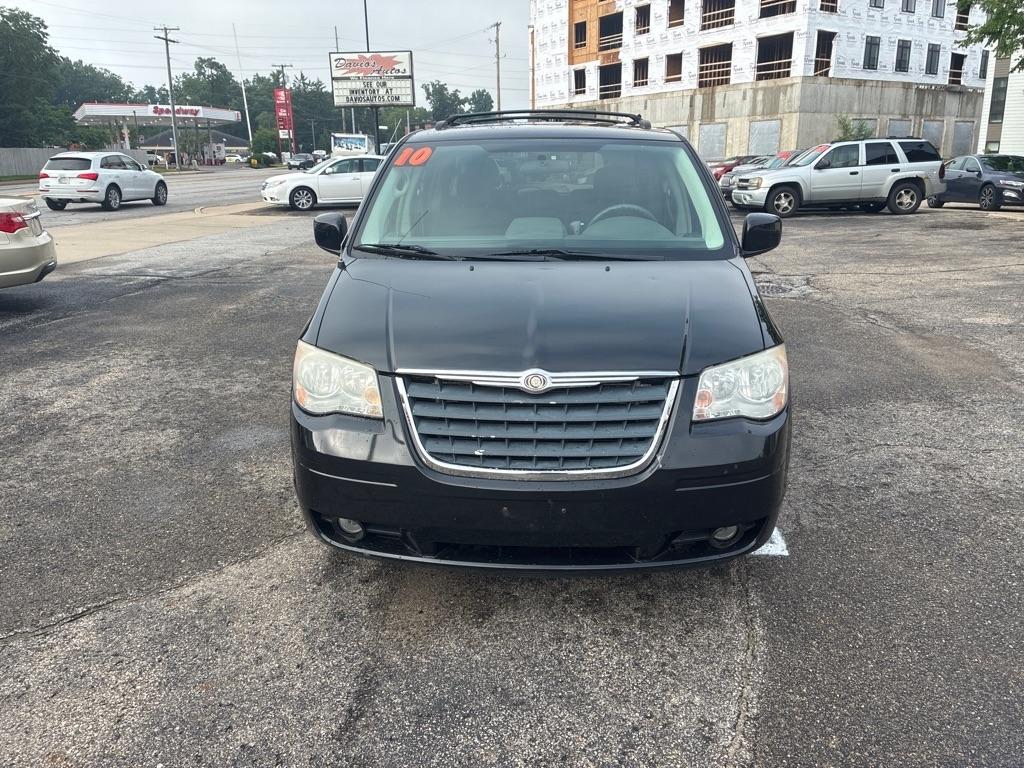Chrysler Town & Country  2010