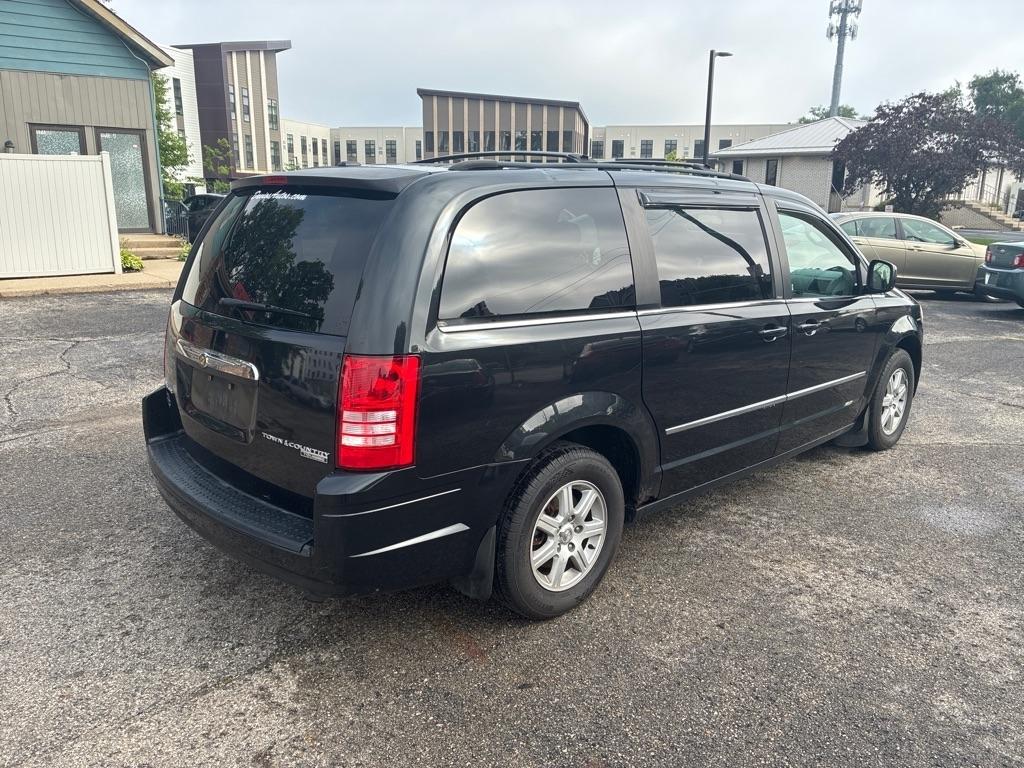Chrysler Town & Country  2010