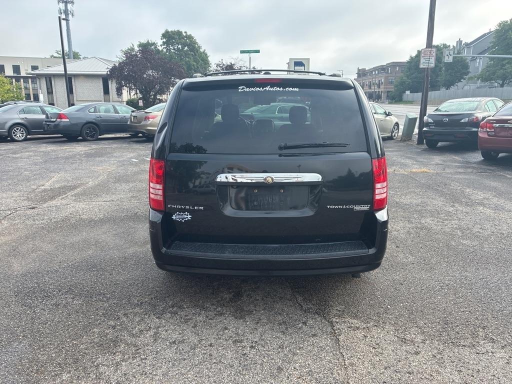 Chrysler Town & Country  2010