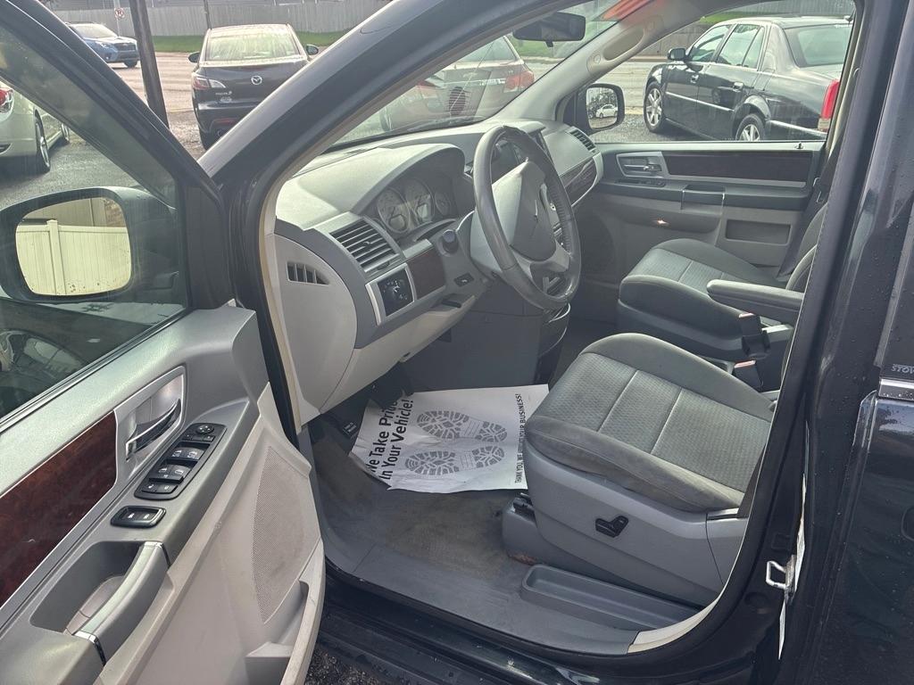 Chrysler Town & Country  2010