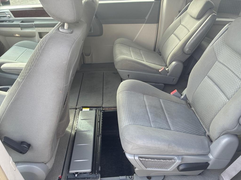 Chrysler Town & Country  2010