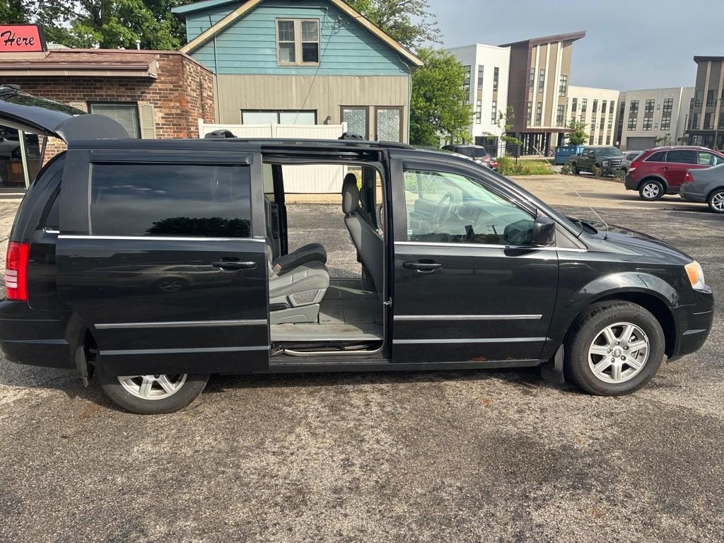 Chrysler Town & Country  2010