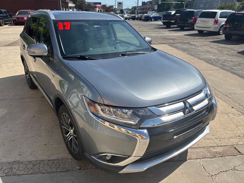 Mitsubishi Outlander  2017