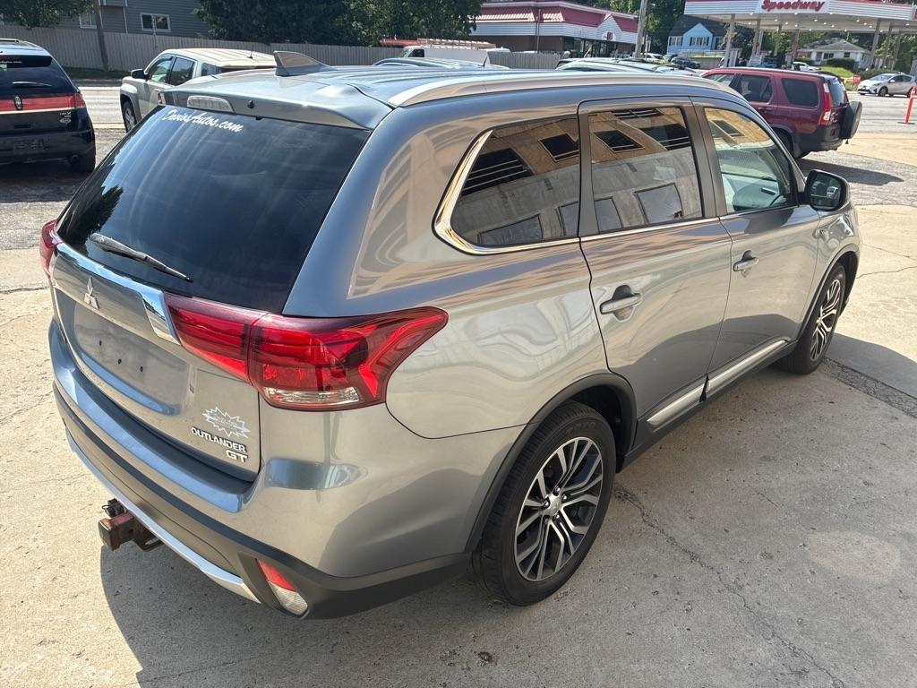 Mitsubishi Outlander  2017
