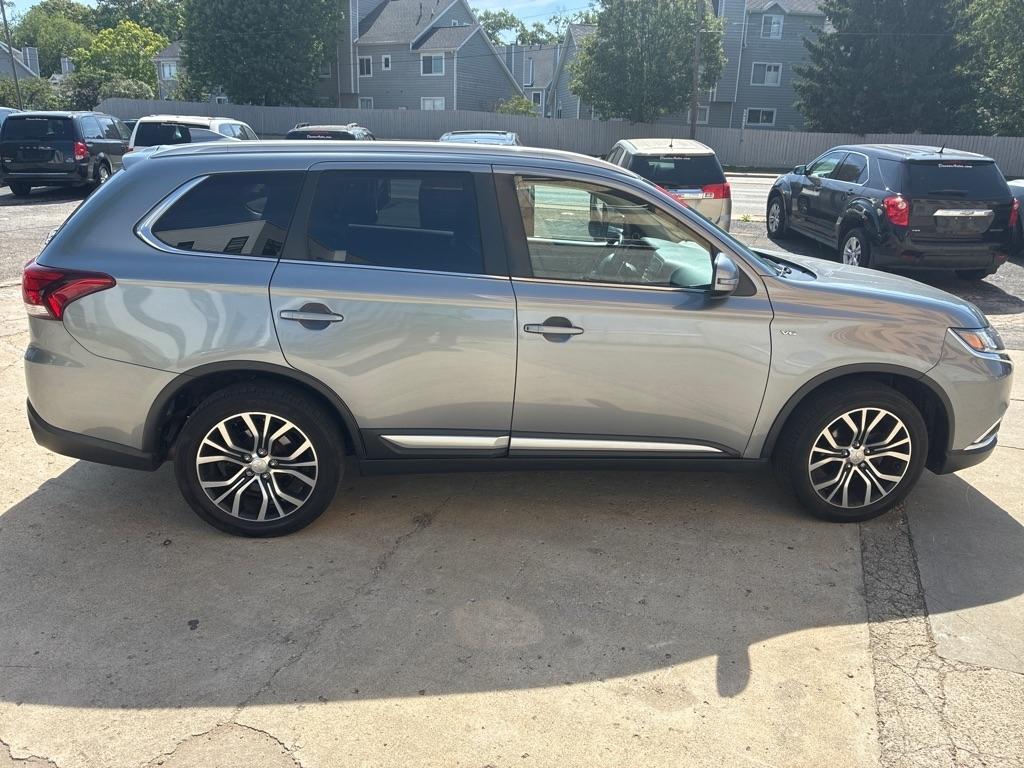 Mitsubishi Outlander  2017