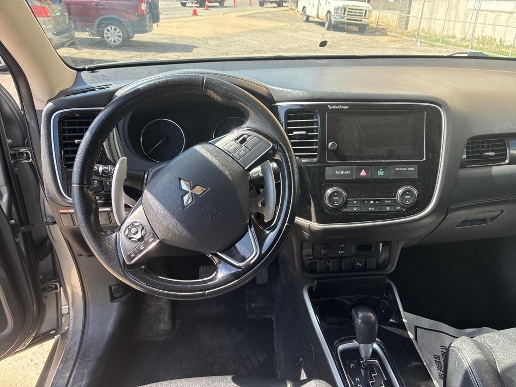 Mitsubishi Outlander  2017