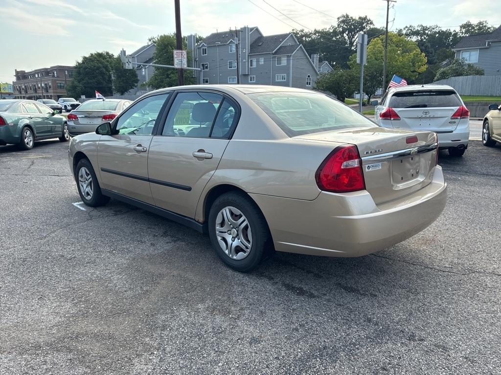 Chevrolet Malibu  2005