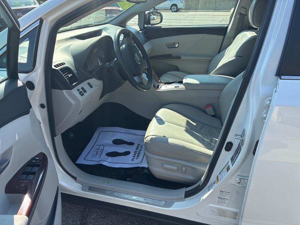 Toyota Venza  2011